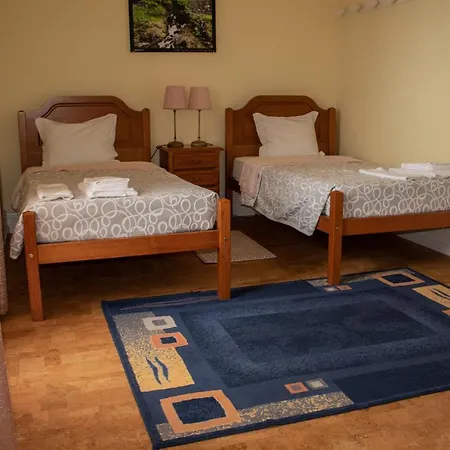 Casa de hóspedes Alojamentos Flores Island