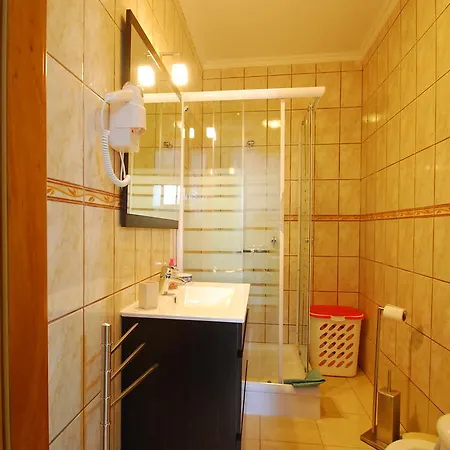 Konukevi Alojamentos Flores Island