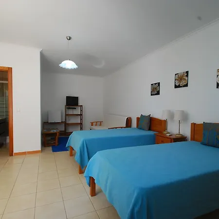 Konukevi Alojamentos Flores Island 4*