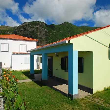 Casa de hóspedes Alojamentos Flores Island