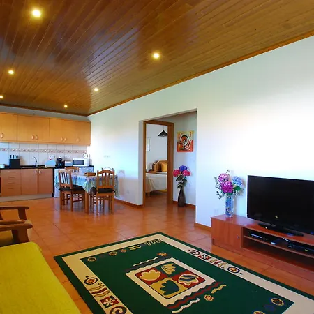 Casa de hóspedes Alojamentos Flores Island 4*