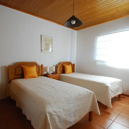 Konukevi Alojamentos Flores Island