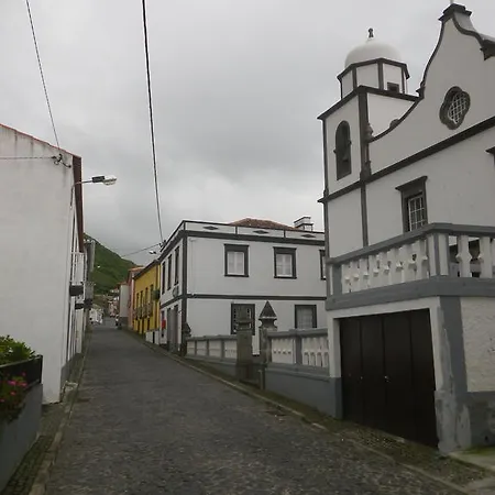 Casa de hóspedes Alojamentos Flores Island 4*