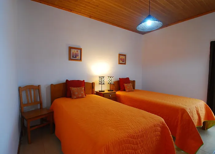 Guest house Alojamentos Flores Island 4*