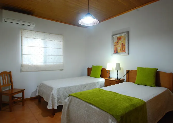 Guest house Alojamentos Flores Island 4*