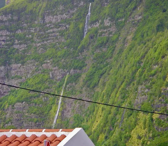 Guest house Alojamentos Flores Island 4*