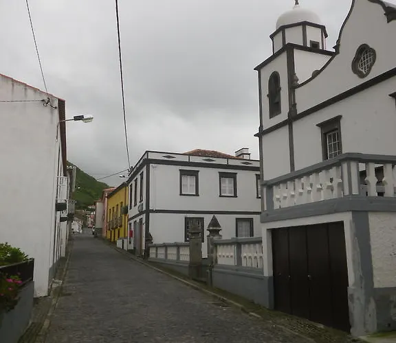 Guest house Alojamentos Flores Island 4*